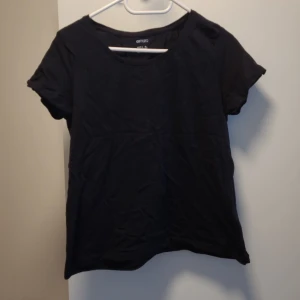 Black shirt  - Size 40/42 used and in good condition black shirt. Feel free to contact us in Swedish or English. 