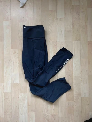 Tränings byxor - Snygga bekväma blå tränings byxor Säljer då de inte passar mig längre