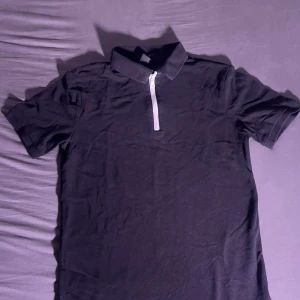 Pike med dragkedja  - Pike med dragkedja 