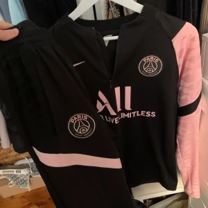 Psg tracksuit - Psg tracksuit strl M!!