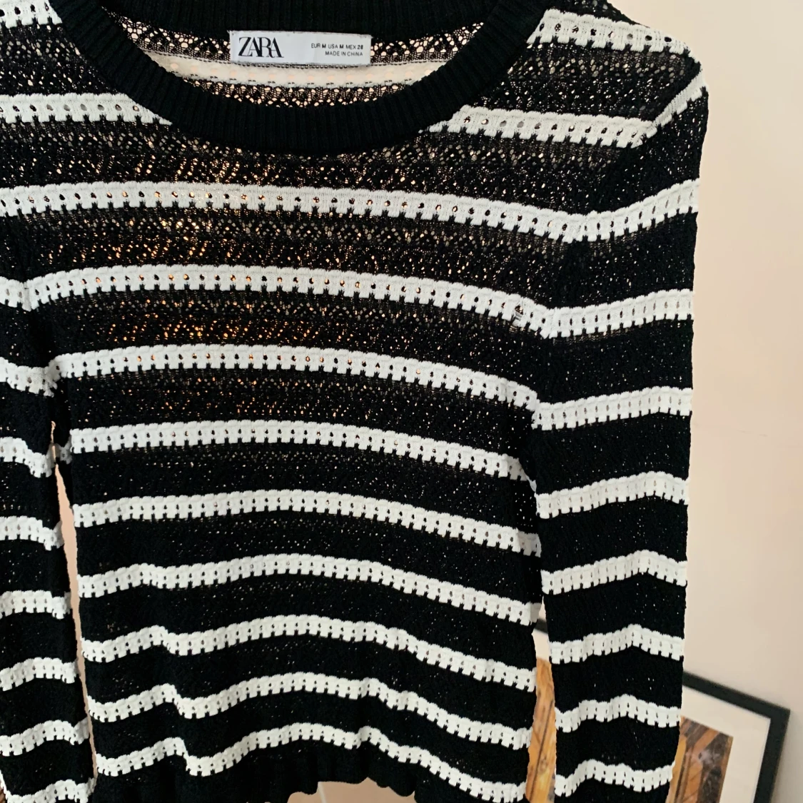 Hålstickad randig tröga ❤️