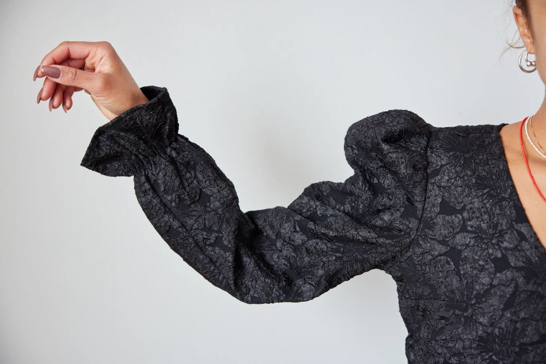 Blus med puffärm - 91