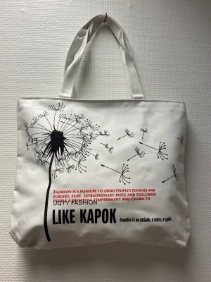 Tyg Hand / Axelväska  - Mått Ca 40*32.5*8.5 cm