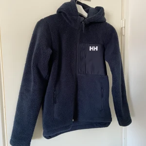 Fleecetröja zip-up - Jättefin och varm tröja från HH, kan även användas som jacka. I nyskick!❤️‍🔥