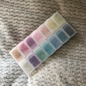 Pärlor - Pärlor! Frakt tillkommer på 60kr