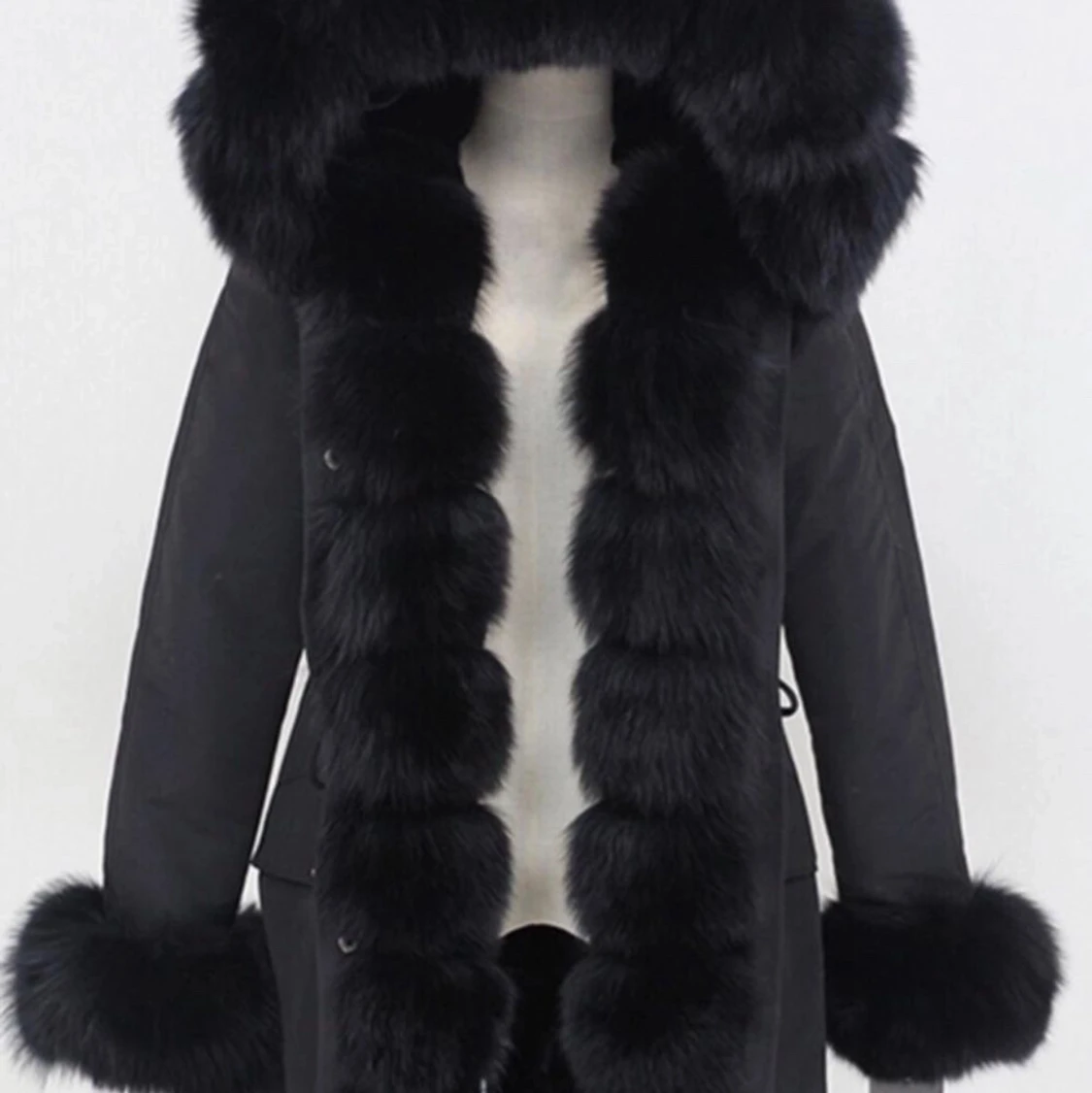 Säljer min fina Fatima praka jacka . 