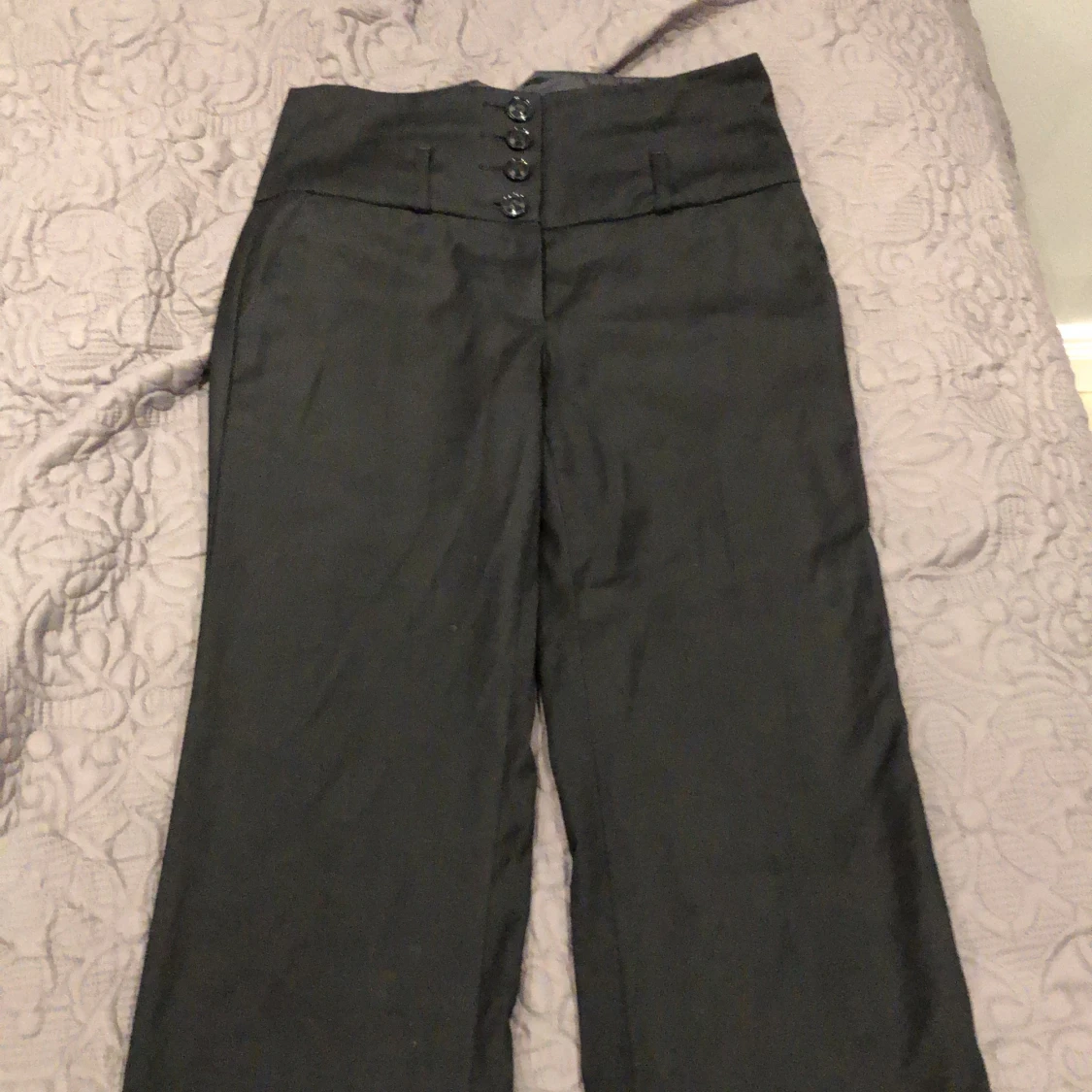 Tyg byxor storlek 36 från Gina tricot  - 90