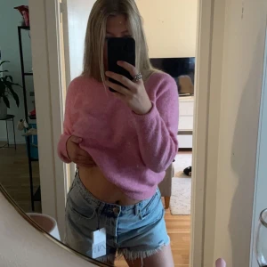 stickad zara tröja  - en stickad tröja frön zara, knappt använd! jötte nu till höst💕 om många e intresserade så blir det budgivning 