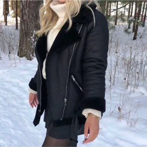 Jacka från NAKD - Säljer nu min superfina jacka ifrån NAKD i storlek 36