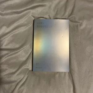 Kpop bts album - Ly Answer E  Officiellt och mint skick  Inga photocards ingår Ser andra bilden för inklusion  Vissa klistermärke fattas