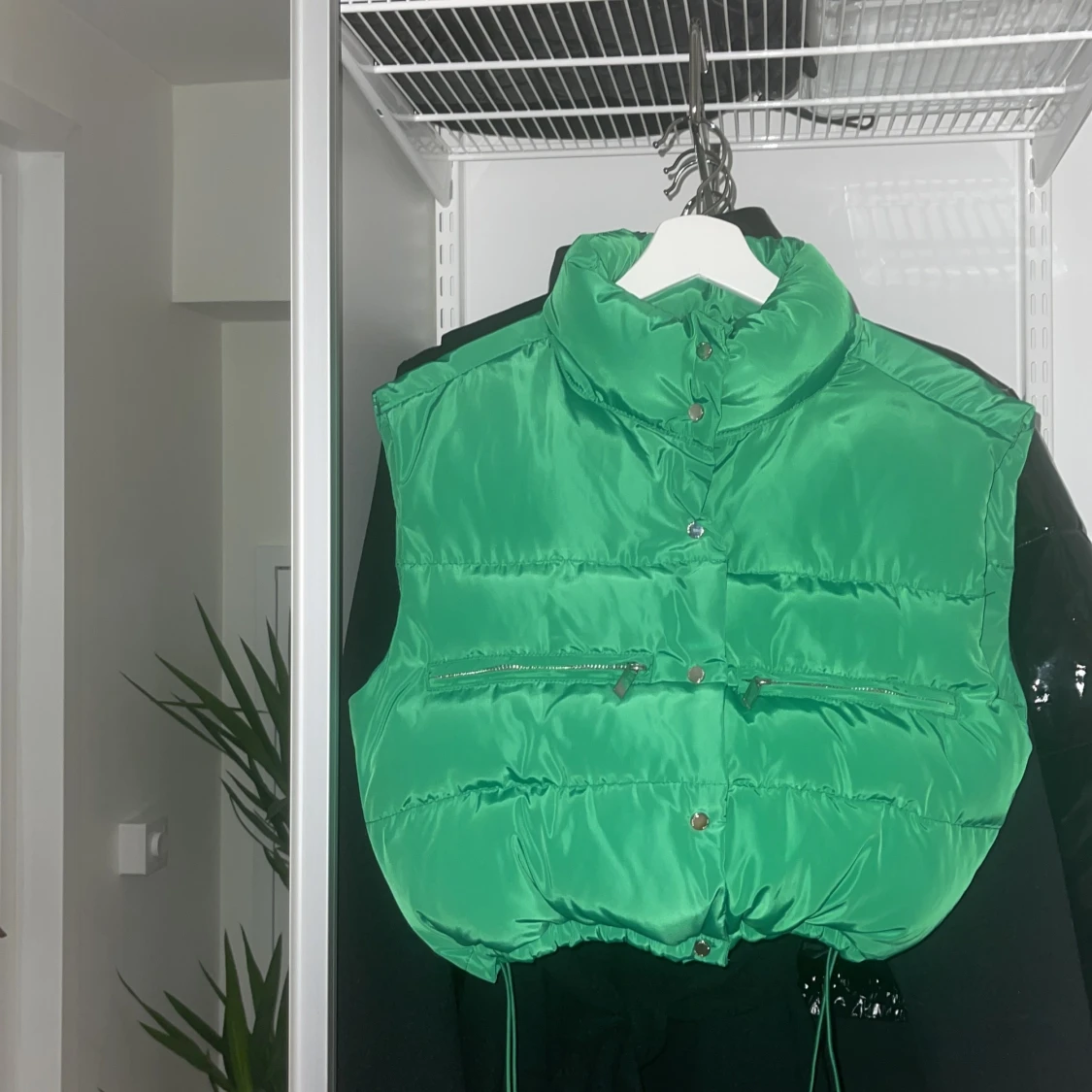 Croppad Grön Puffer Vest 