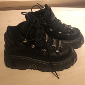 Buffalos  - Säljer dessa buffalos som aldrig kommer till användning. Jäkligt sköna men lite tunga och supersnygga chunky. Ställ gärna frågor eller kom privat för fler bilder ❤️