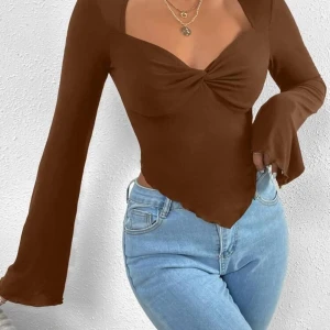 Tröja med utsvängda ärmar - Superfin tröja med utsvängda ärmar, säljs för jag råkade beställa 2 st. 