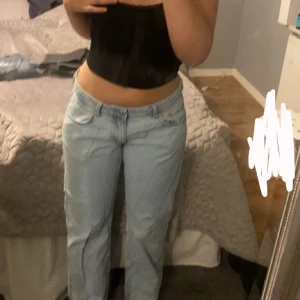 Weekday arrow - Weekday arrow jeans i strl 30/30 säljer då jag inte tycker dom passar mig❤️