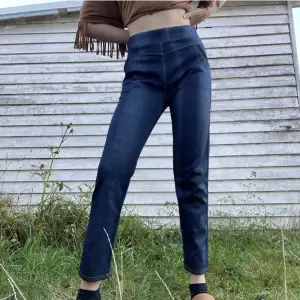 Stretchiga blå jeans