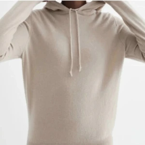 Soft goat hoodie - Säljer denna knappt använda Soft goat hoodien i väldigt fint skick💗 Kan även tänka mig att byta mot något annat