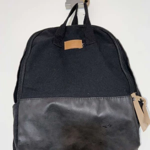 Väska - Jättefin väska i fintskick 💗 skriv för fler bilder :)