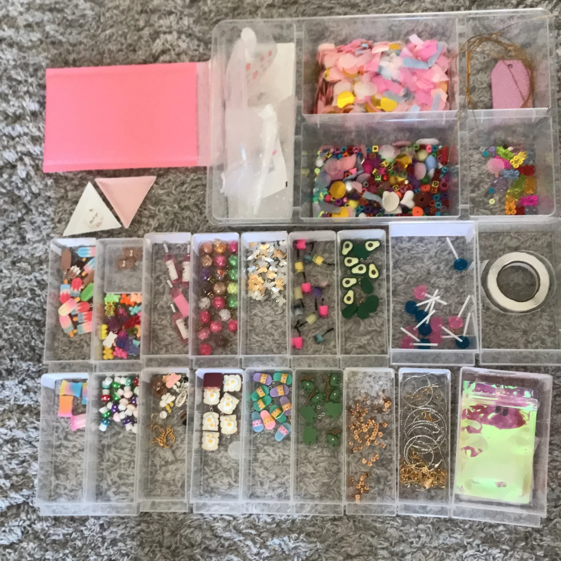 Berlocker och örhängen  - 91