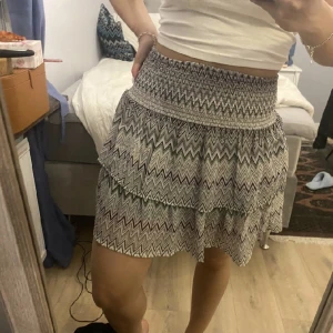 Kjol - Så fin kjol i missonimönster, jättefin nu till våren och sommaren❤️❤️