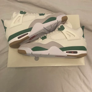 Jordan 4 X Sb ”Pine Green” - Size: 11,5 Us / 45,5 Eu Con: Ds / Brand New Price: 4000 kr  Meet-up Malmö or Shipped