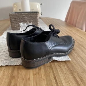 Derby liknande skor - Super balla men kommer tyvärr inte till användning. 