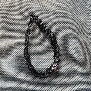 Halsband - Fint halsband i nyskick använd 1 gång