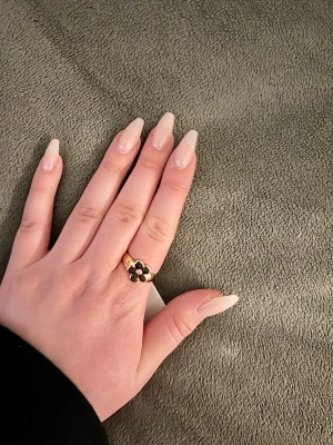 Guld ringar - 3 stycken fina ringar som funkar att ha när som! Helt oanvända!!!