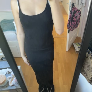 Lång svart klänning - Superfin oanvänd långklänning💗