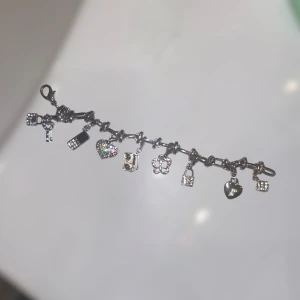  Vintage charmbracelete - Vintage armband går att byta plats på smyckena eller byta ut superfint skick, som ny!