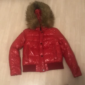 Jacka  - Fint skick använt få gånger 