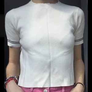 tröja från zara - snygg tröja från zara som köptes för ett par år sedan - som ny! skitsnygg till våren med ett par jeans 