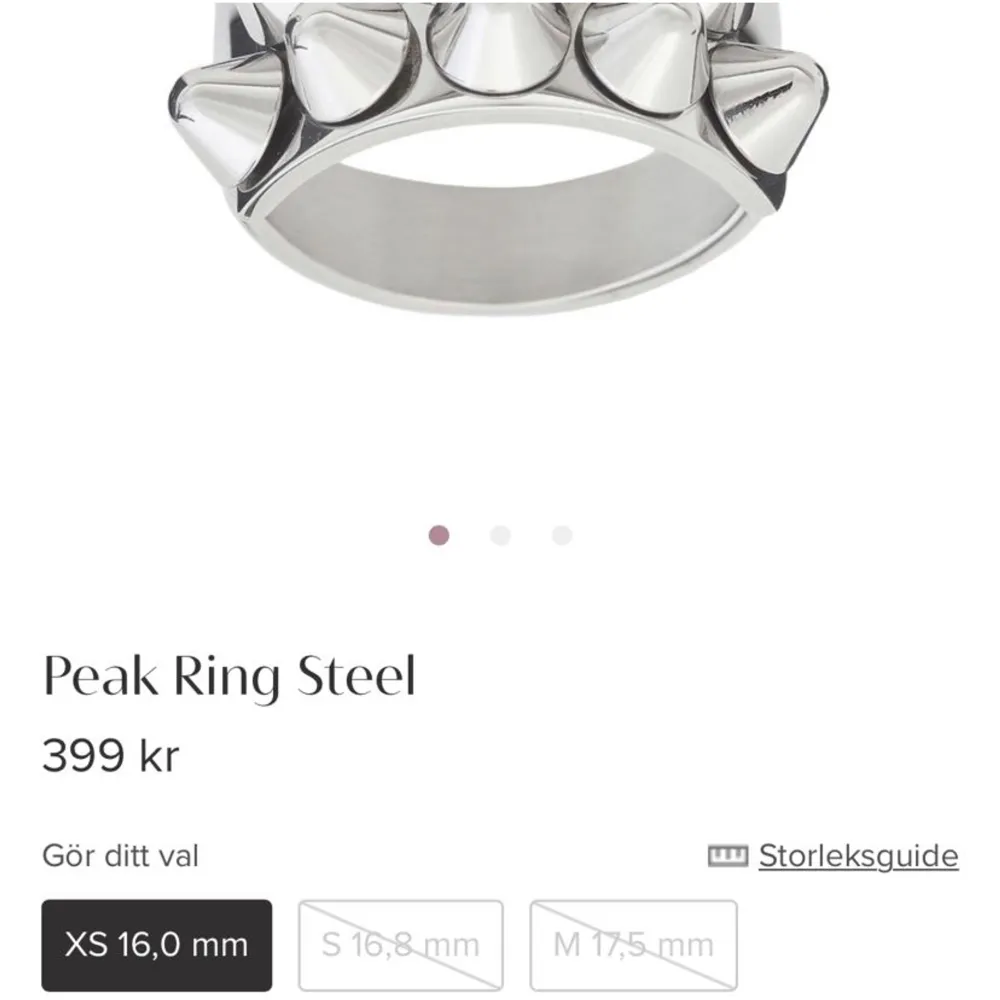 En skitsnygg peak ring ifrån edblad, köpt för någon månad sen men den är lite för liten💕 kom med bud. Accessoarer.