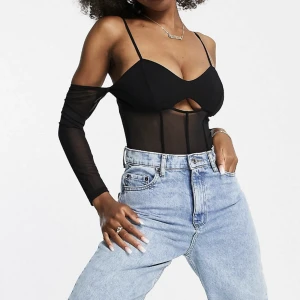 Korsettopp 🖤 - Korsettopp med meshtyg 🖤