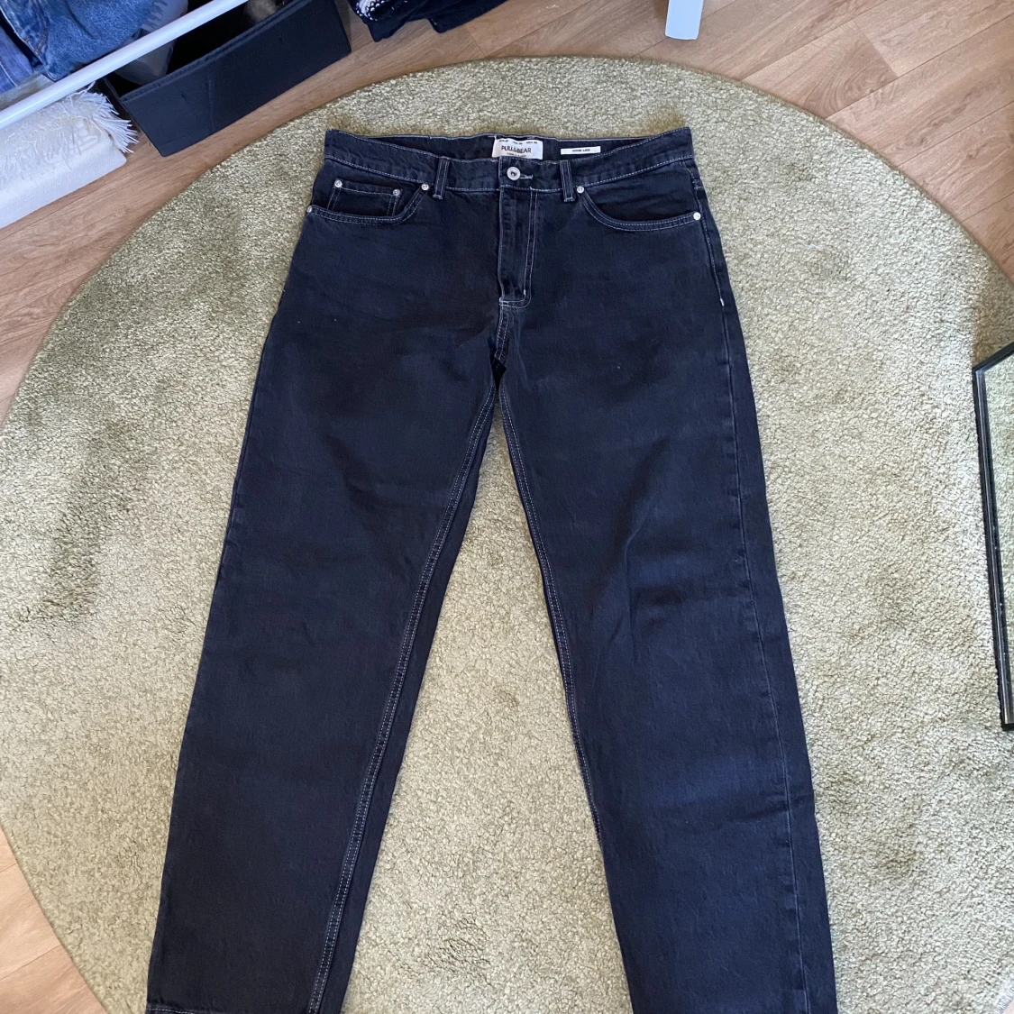 Svarta jeans i regular fit  - 90