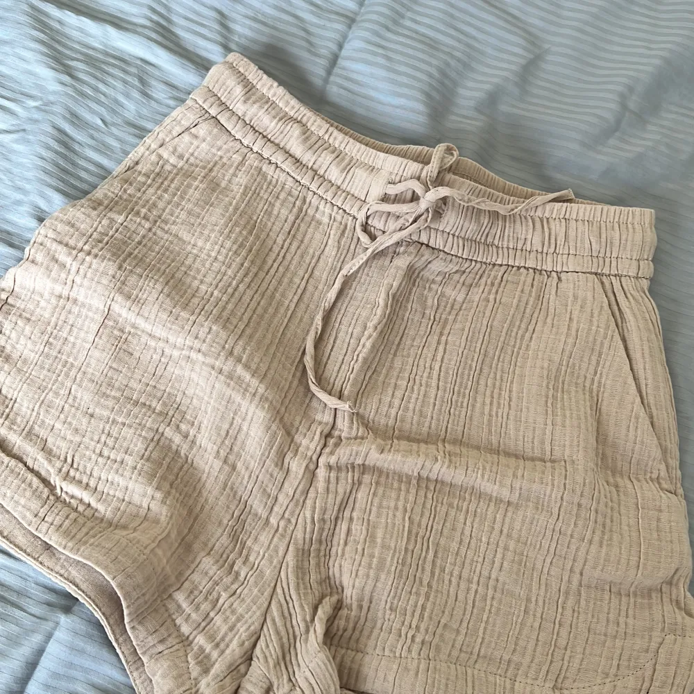 Shorts från H&M. . Shorts.