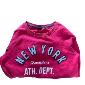 Ginatricot långärmad/sweatshirt - Köptes second hand men är i bra skick! 