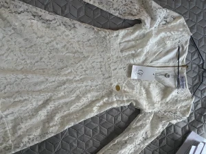 Klänning  - Chiaia fortni klänning från Milano storlek s . Jättevacker aldrig använd perfekt till student eller fest. 