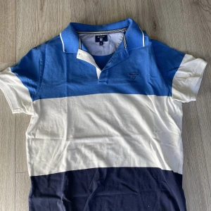 Gant polo - Gant polo storlek M, skick 8/10, nypris 900kr