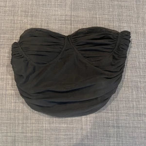 Söt tyll topp - Topp i tull från Zara. Aldrig använd i nyskick, storlek L.