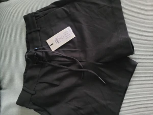 Shorts - Säljer dessa poptrash shorts som jag köpte på rea för 249 kr. Pga för stora för mig är de endast provade och aldrig använda, lapp finns kvar 🌸