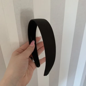 Svart diadem  - 6kr+ frakt, använt fåtal gnr 