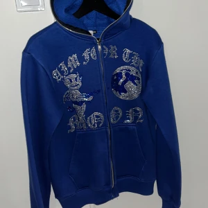 Aim for the moon hoodie - Aim for the moon hoodie i riktigt bra skick