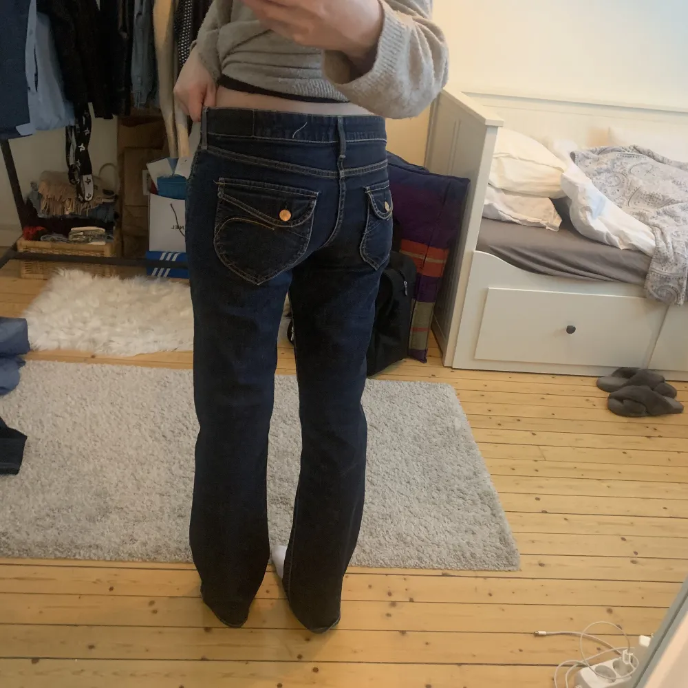 Skitsnygga lågmidjade jeans i superbra skick💞💞. Jeans & Byxor.