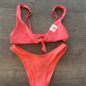 Helt ny bikini fråm bikbok - Bikini i storlek XS, kan frakta eller mötas upp!