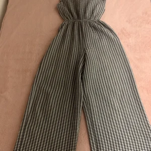 Jumper/ klänning 💐 - En svart-vit klänning med ett fint mönster 🏁