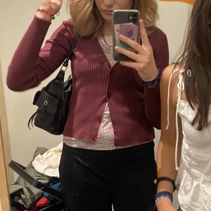 Röd kofta  - Röd kofta 