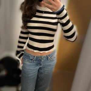 Randigt tröja - Har bara använt den här tröja 2 gånger.💕 Köpte tröjan för 250kr, priset kan diskuteras!!❤️Fråga för mer bilder🫶