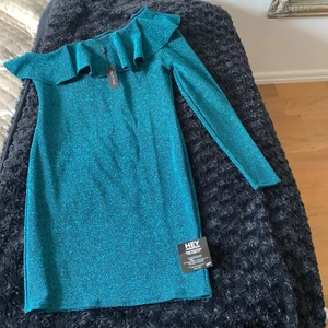 Klänning  - Helt ny