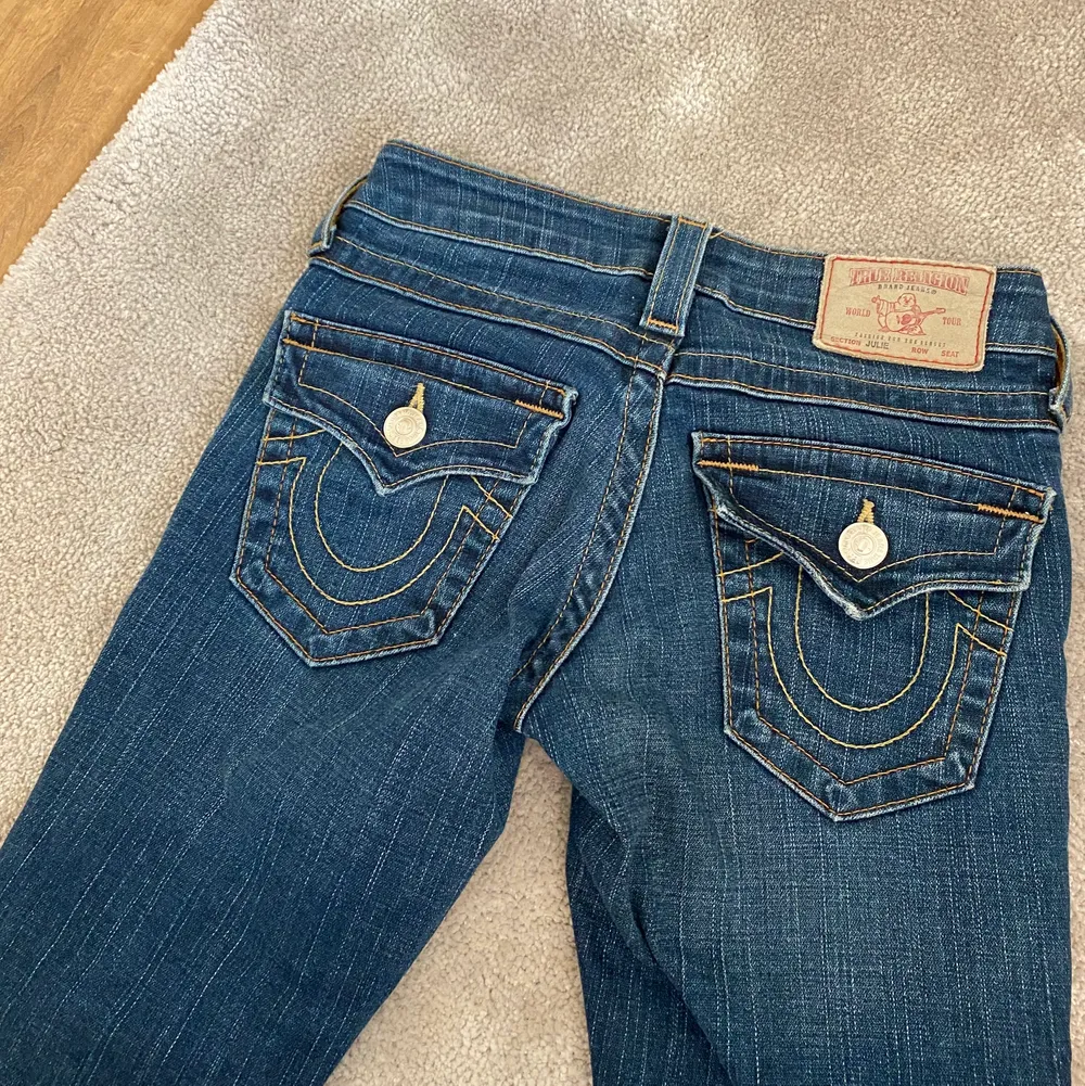 True religion jeans i storlek 23 lågmidjade 💕 . Jeans & Byxor.