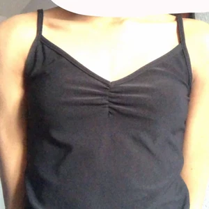 Black Tank top - Finna I malmö 